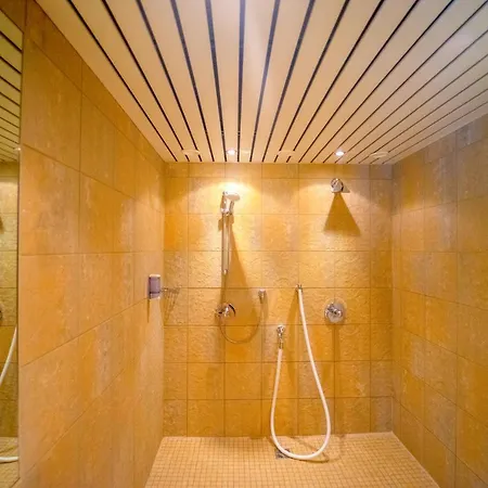 Отель Curhaus Bad Kreuzen 3*