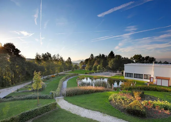 Curhaus Bad Kreuzen Hotel 3*