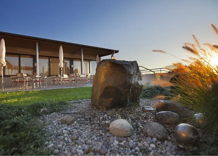 Hotel Curhaus Bad Kreuzen 3*