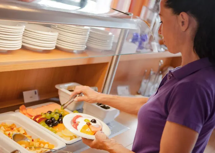 Отель Curhaus Bad Kreuzen