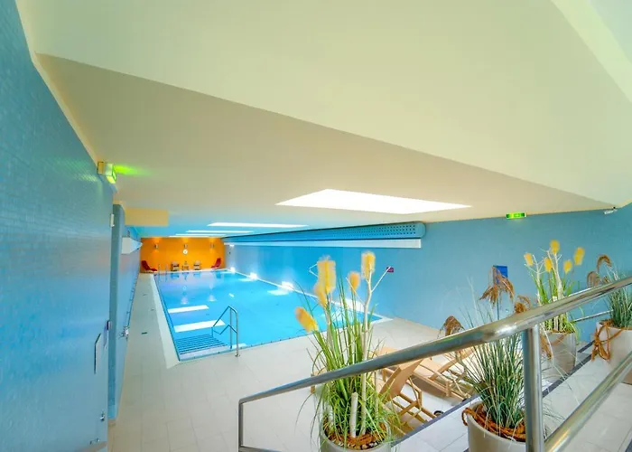 Отель Curhaus Bad Kreuzen 3*