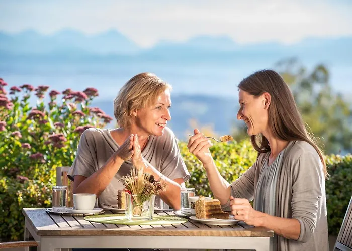 Отель Curhaus Bad Kreuzen